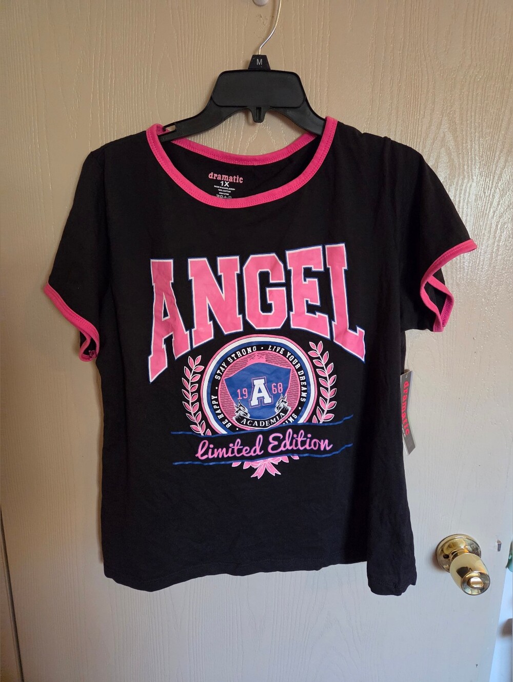 Dramatic Womens Graphic Angel Short Sleeve T Shirt NWT Size 1XL